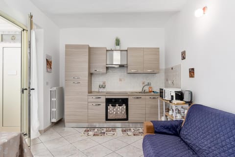 Coffee/tea facilities, Kitchen or kitchenette, Living room, Seating area, Dining area, minibar, pet friendly, stove