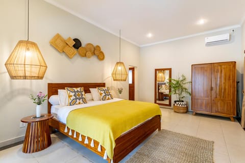 Bed, Photo of the whole room, Bedroom, wardrobe, air conditioner