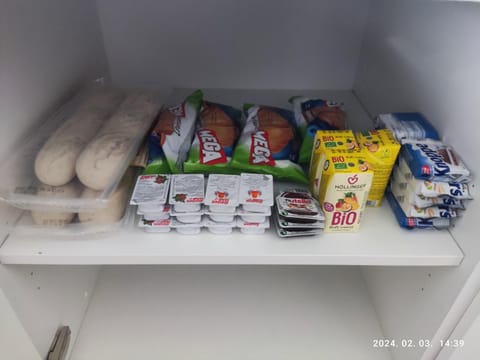 Restaurant/places to eat, Lounge or bar, Food and drinks, oven