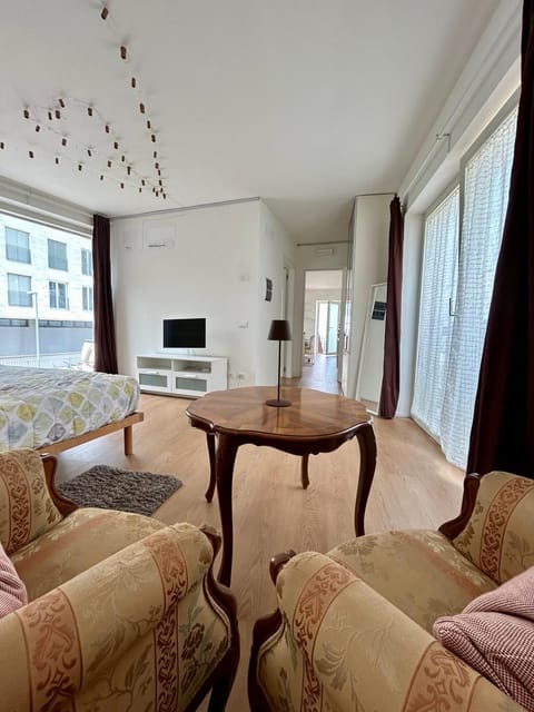 Communal lounge/ TV room, TV and multimedia, Living room, Evening entertainment