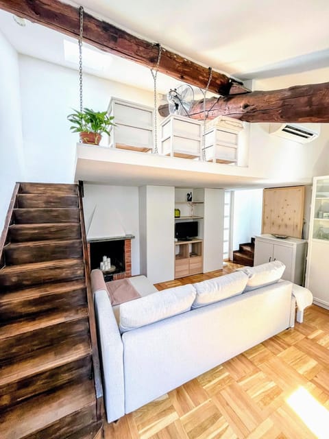fireplace, air conditioner