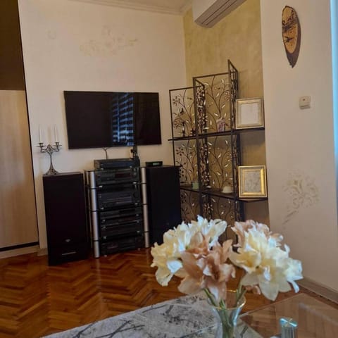 Communal lounge/ TV room, TV and multimedia, Evening entertainment