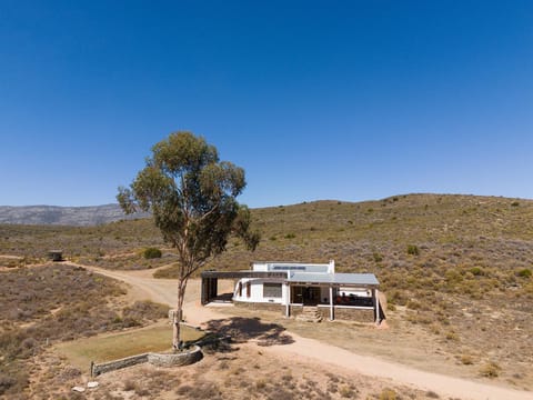 Property building, Day, Natural landscape, Mountain view