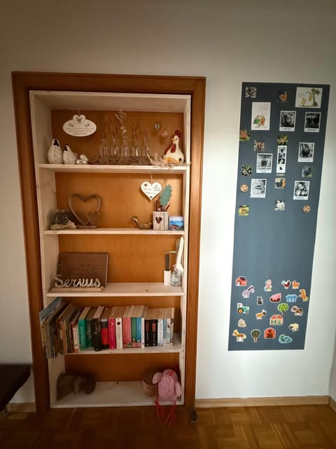 Facade/entrance, young children, internet