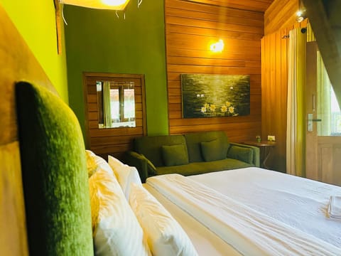 Bed, Seating area