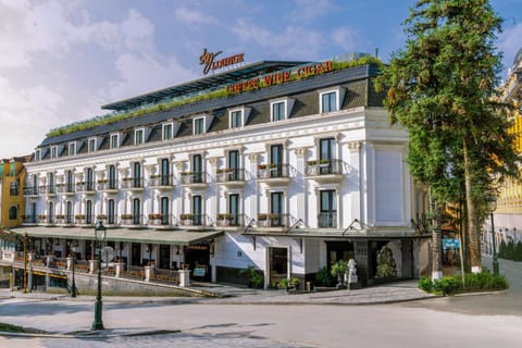 Restaurant/places to eat, Facade/entrance, Coffee/tea facilities, Balcony/Terrace, Lounge or bar, Dining area, Drinks