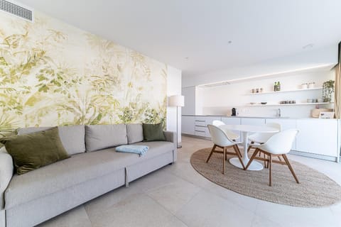Kitchen or kitchenette, Living room, Dining area