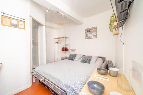 Studio lumineux en centre de Beaucaire 2 pers - Cocon 3 Apartment in Tarascon