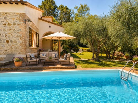 Property building, Spring, Day, Garden, Garden view, Pool view, Swimming pool, sunbed