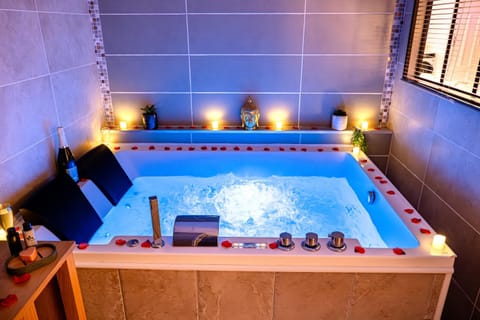 Il Était Une Fois - GAP Chambre romantique & SPA Apartment in Provence-Alpes-Côte d'Azur