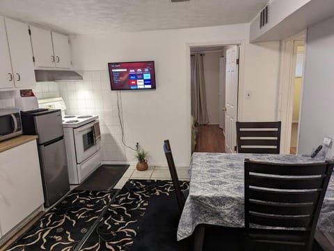 TV and multimedia, Kitchen or kitchenette, Living room, Dining area