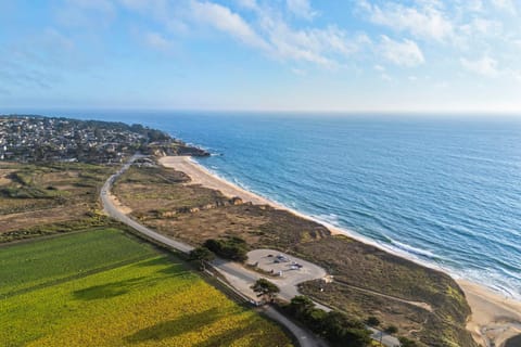 Oceanview Beach Home Walk to Beach Trails Food Family Activities House in Montara