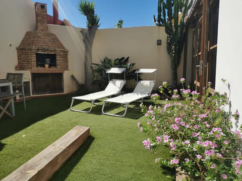 Garden, sunbed