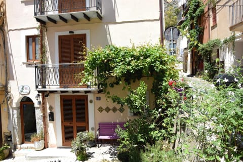 Property building, Facade/entrance, Garden view, Internal: Not applicable to any particular room