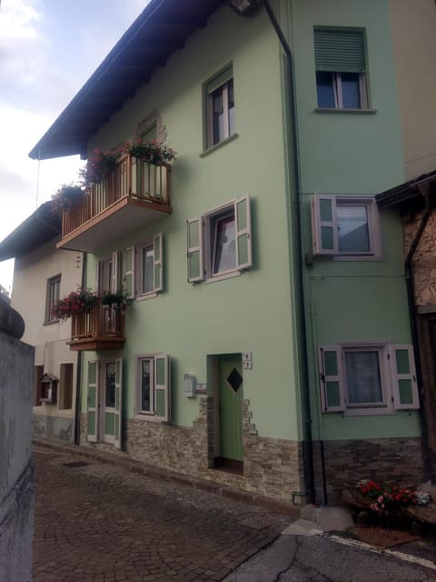 Property building, Facade/entrance