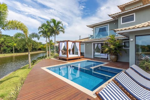 Seating area, Area and facilities, Swimming pool