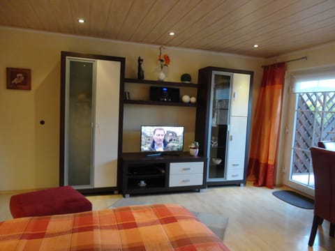 TV and multimedia, Living room, Bedroom