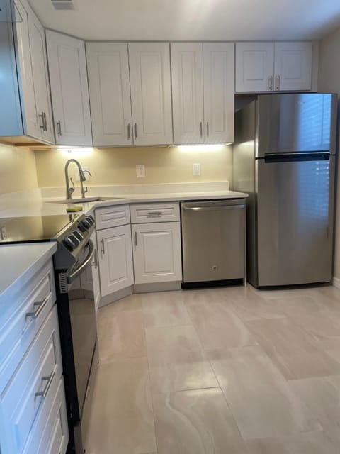 Coastal Townhome in Jupiter 1 mile to beach! House in Jupiter