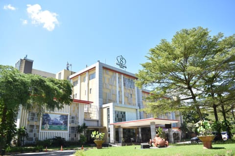Property building, Natural landscape, Garden