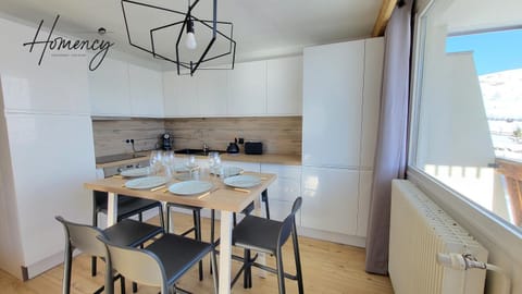 Dining area, kitchen