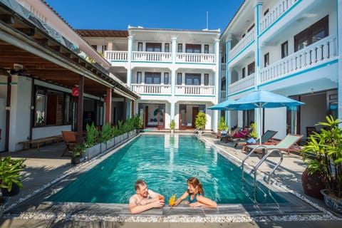 Swimming pool, Swimming pool