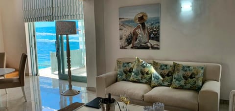 Seating area, Pool view