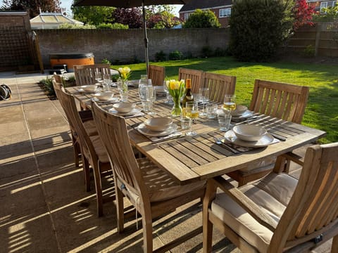 Patio, Garden, Hot Tub, Dining area