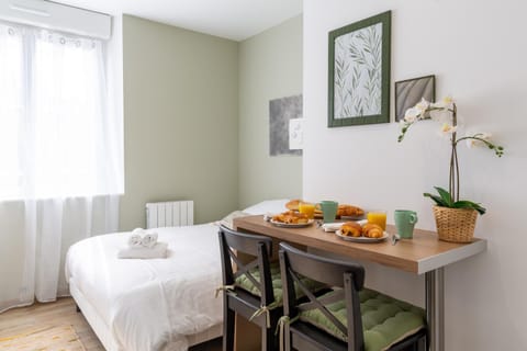 STUDIOS proximité Facs, Clinique Pasteur, Centre Apartment in Brest