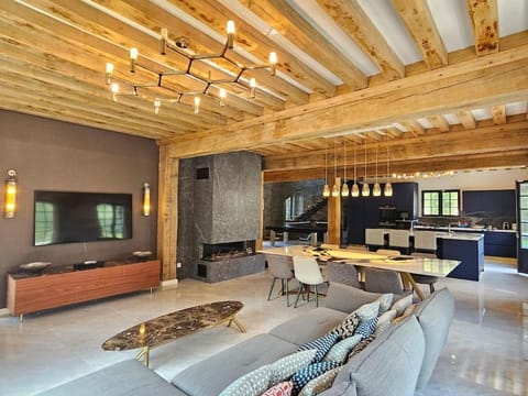 Villa d'exception, 5 chambres, 20m plage, spa. Villa in Benerville-sur-Mer