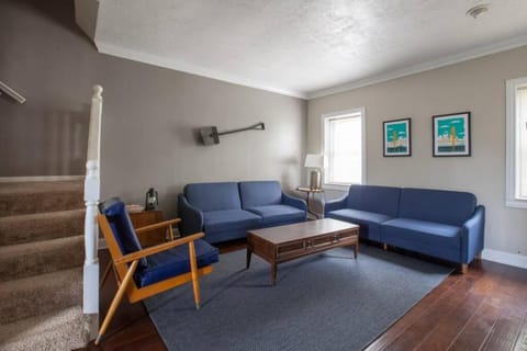 Great for Exploring * Stylish Loft Like Living Apartment in Pittsburgh