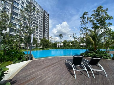 Swimming pool, Swimming pool
