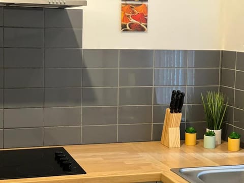 4 Bed 4 Bath 6 Guest Lovely home House in Newcastle-under-Lyme