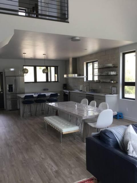 Silver Fox modern new luxury home next to ohv rd House in Silverton