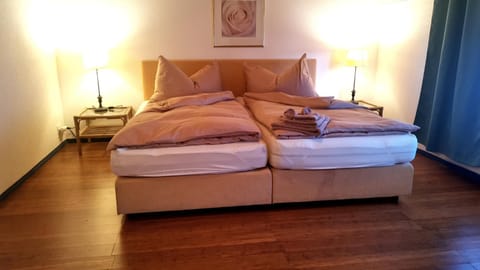 Bed, Photo of the whole room