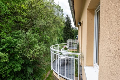 Spring, Day, Balcony/Terrace, Garden view