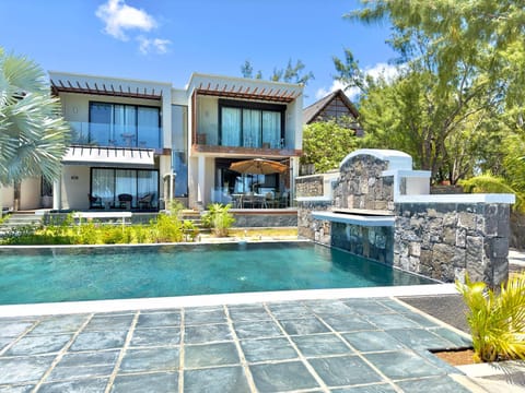 Property building, Pool view