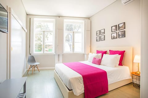 Bed, TV and multimedia, Photo of the whole room, Bedroom, air conditioner