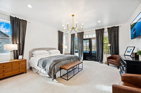 Barrel Sauna Luxury Walk to Northern Haus House in Sister Bay