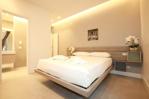 Day, Night, Bathroom, Bedroom, heating, heating, towels, towels