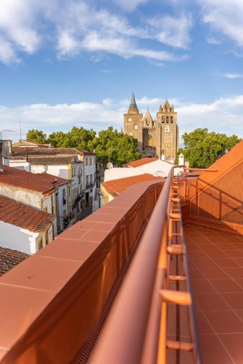 View (from property/room), Balcony/Terrace, City view