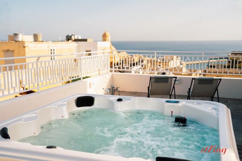 Day, Hot Tub, Balcony/Terrace, Sea view