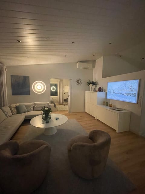 Arctic Circle Home for Winter Holiday Villa in Rovaniemi