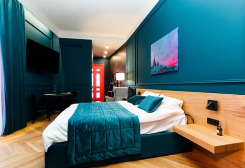 TV and multimedia, Photo of the whole room, Bedroom