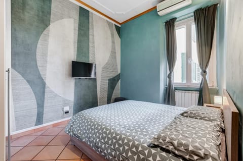 TV and multimedia, Photo of the whole room, Bedroom