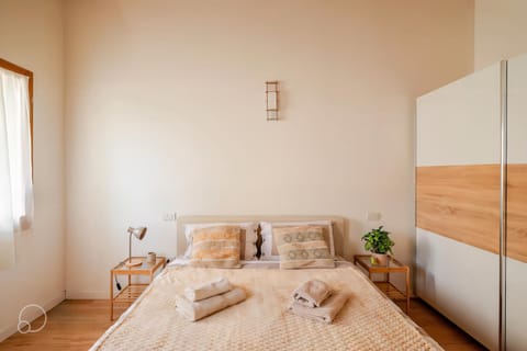 Bed, Photo of the whole room, Bedroom, towels, wardrobe