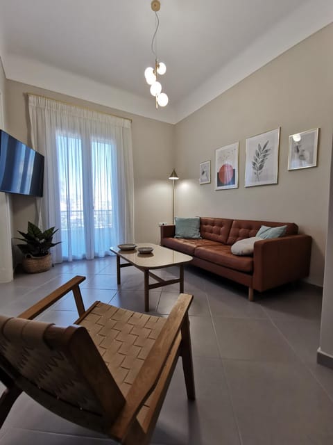 TV and multimedia, Living room, Decorative detail, Seating area, Area and facilities