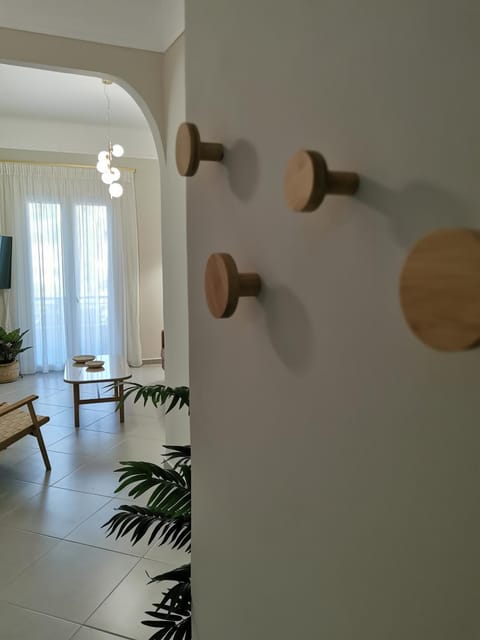 TV and multimedia, Living room, Decorative detail, Decorative detail, Seating area