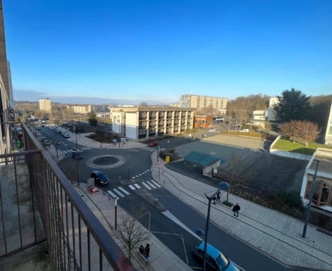 chambre neuve dans un logement partager a 10 minute du circuit Apartment in Le Mans