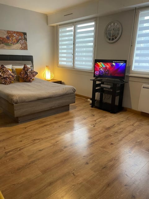 Bed, TV and multimedia