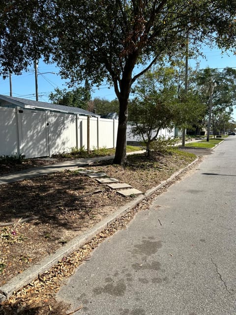 Neighbourhood, Natural landscape, Street view, Parking